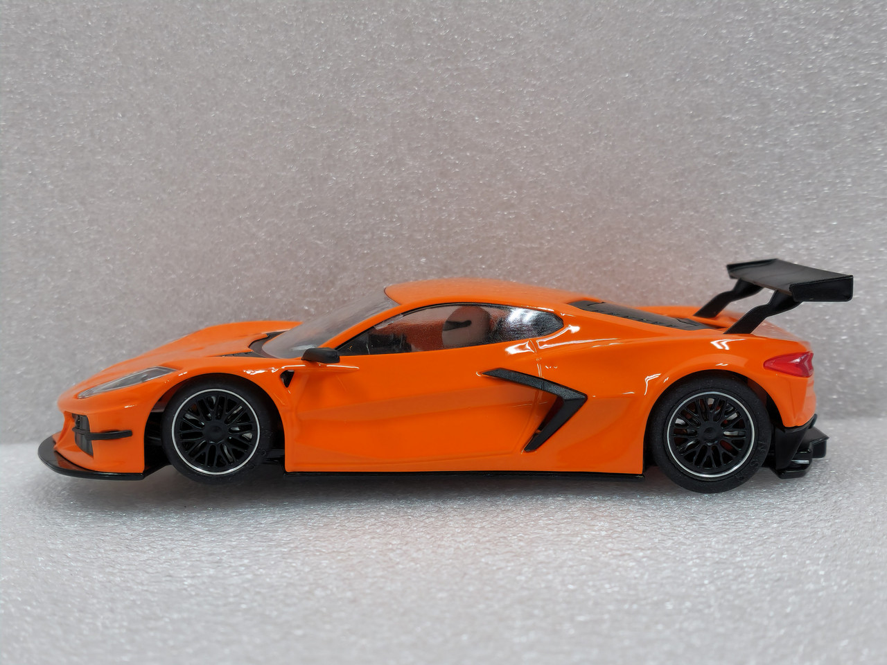 NSR Corvette C8 スロットカー1/32 0394AW NSR Corvette C8R Test Car White 1:32 Slot Car - Great
