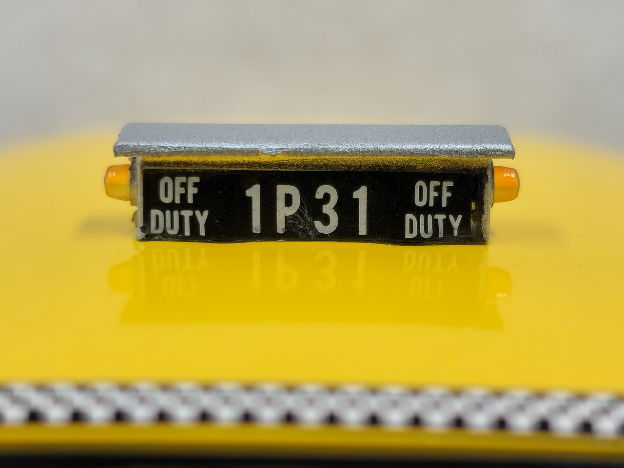 C4432 Scalextric 1977 NYC Taxi 1:32 Slot Car - Great Traditions