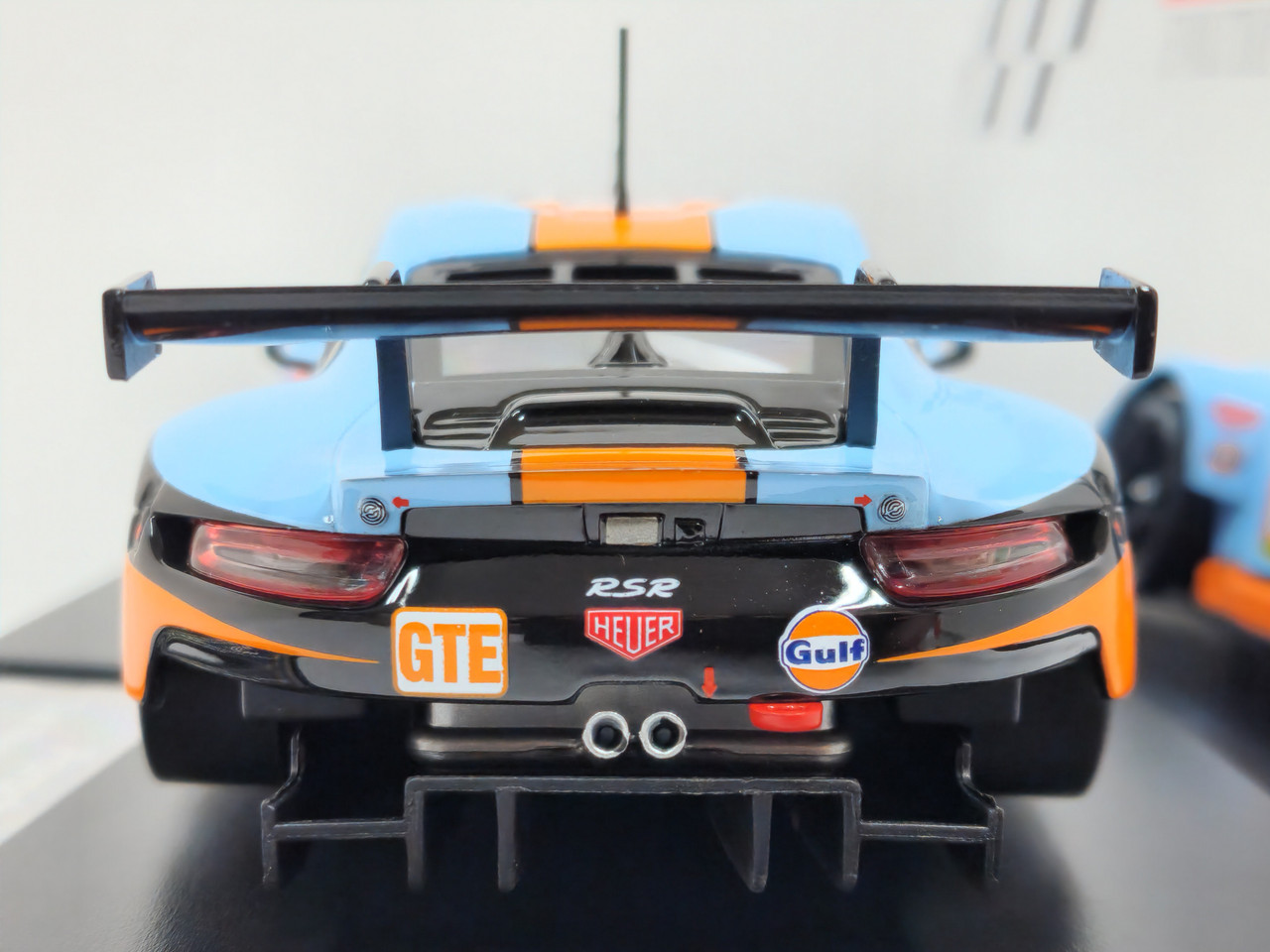 27780 Carrera Evolution Porsche 911 RSR Gulf Racing Silverstone