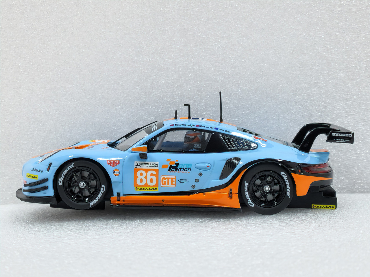 27780 Carrera Evolution Porsche 911 RSR Gulf Racing Silverstone