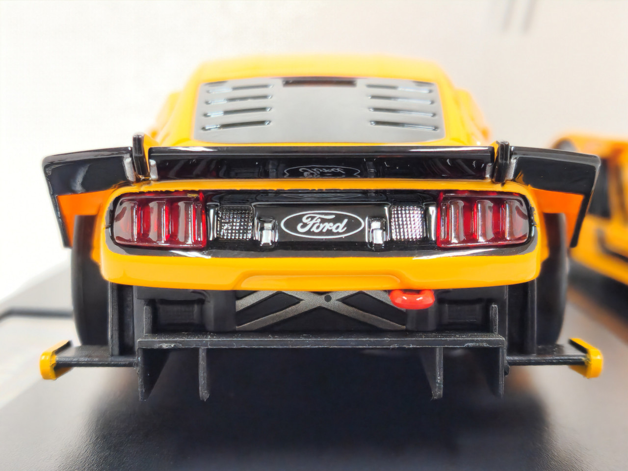 27788 Carrera Evolution Ford Mustang GTY, #51 1:32 Slot Car