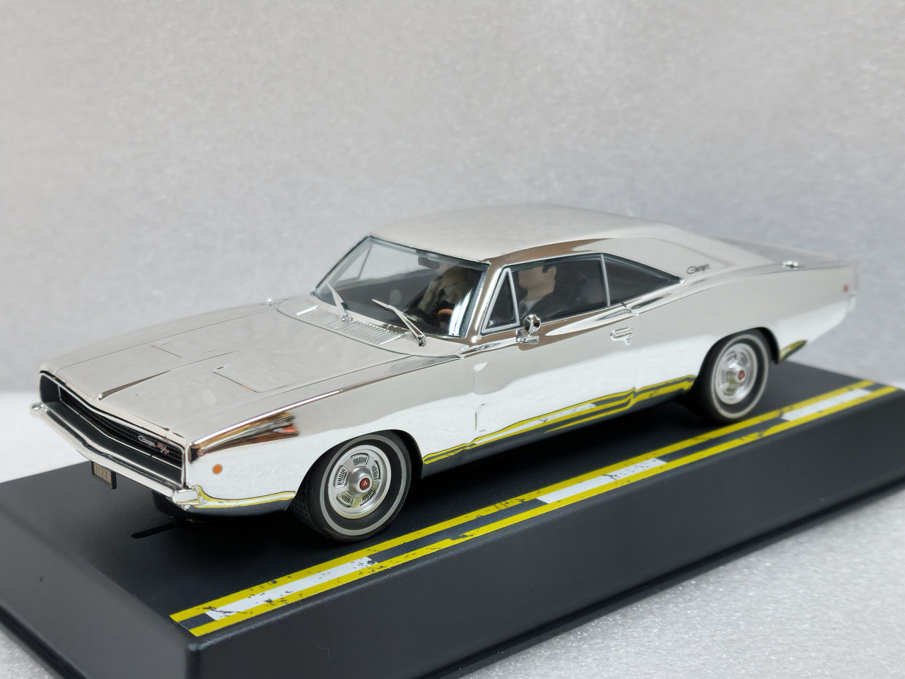 P174-DS Pioneer 1968 Dodge Charger R/T 440 Assassins Bullitt