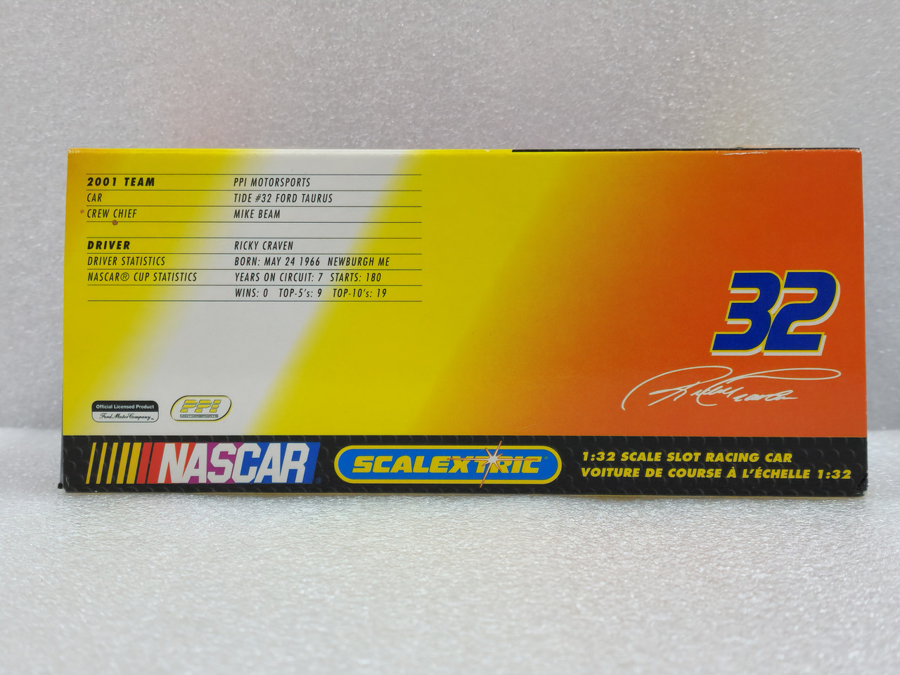C2346 Scalextric Ford Taurus NASCAR Tide - Ricky Craven, #32 1:32