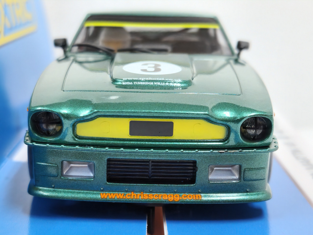 C4256 Scalextric Aston Martin V8 Chris Scragg Racing 1:32 Slot Car