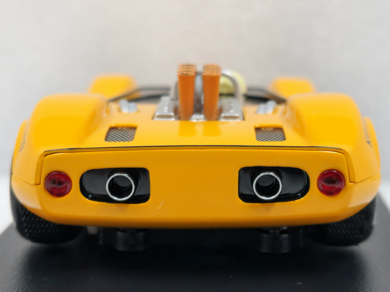 CA00407S/W Thunderslot McLaren ELVA Mk1 Player's 200 Mosport 1965