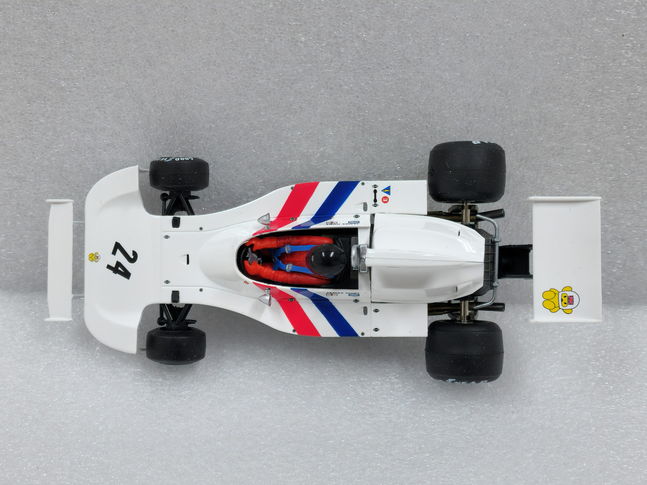 A2033F Fly Hesketh 308 F1 USA GP 1974 w/James Hunt Figure, #24 1