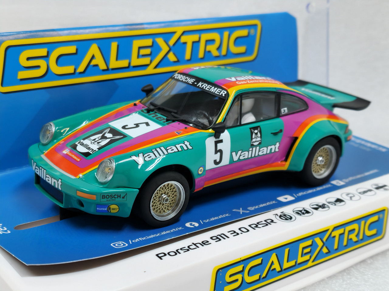 C4439 Scalextric Porsche 911 3.0 RSR Vaillant, #5 1:32 Slot Car