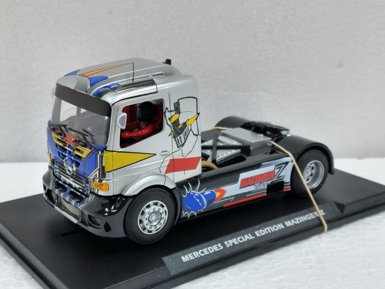 ETRUCK67 Fly Mercedes Race Truck Special Edition Mazinger Z 1:32