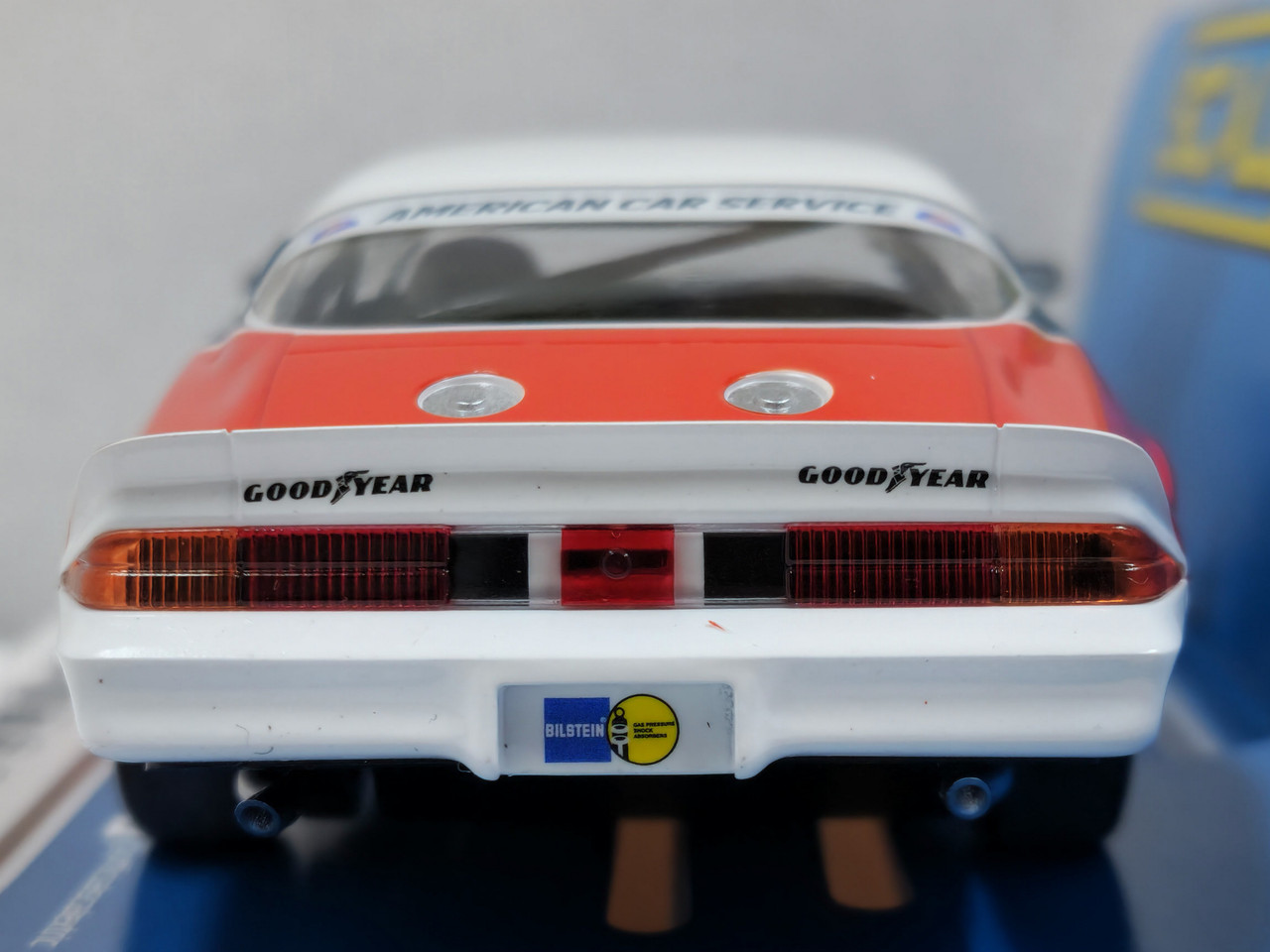 C4300 Scalextric Chevrolet Camaro Z28 Peter John DTM 1982, #77 1