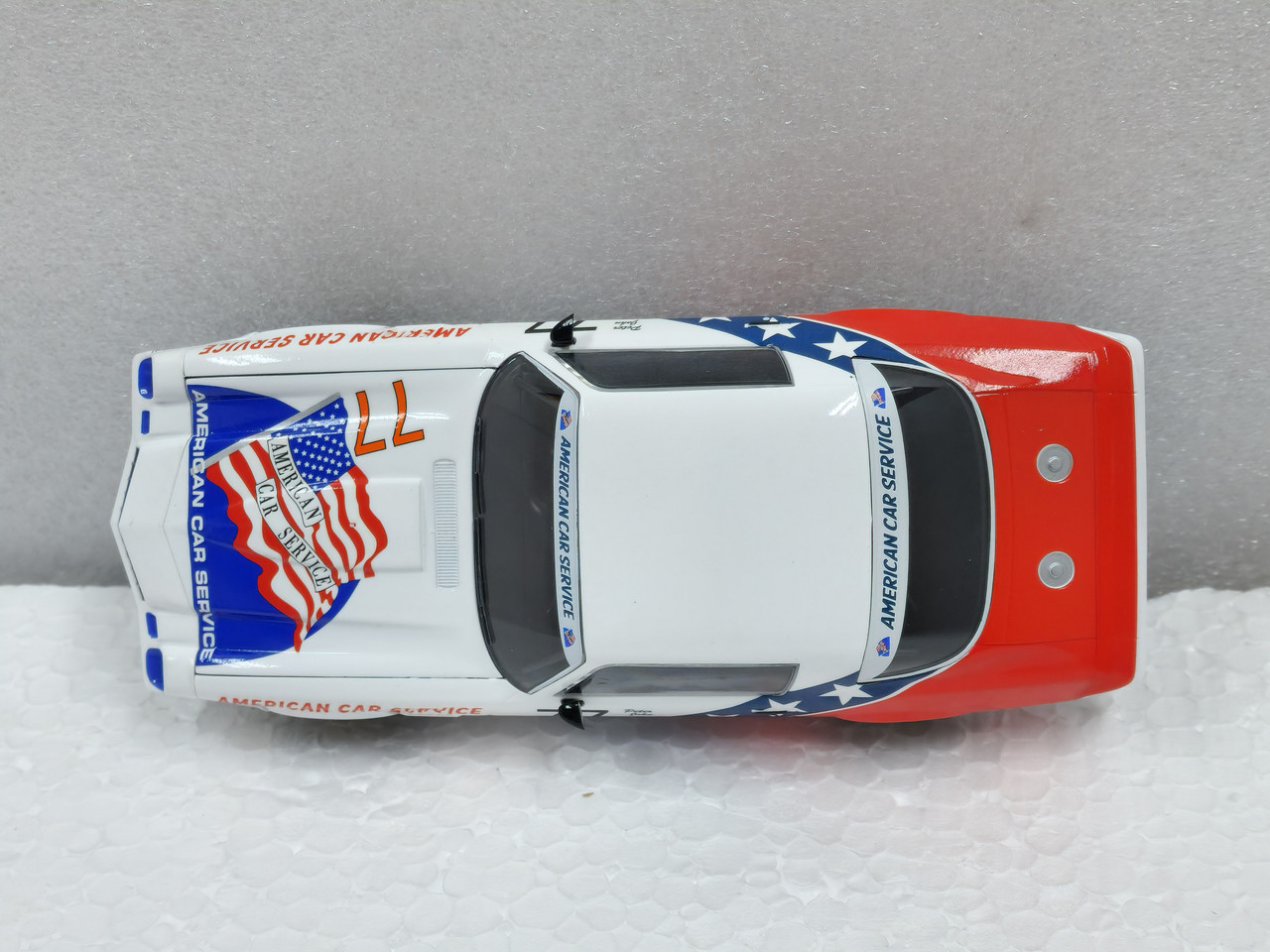 C4300 Scalextric Chevrolet Camaro Z28 Peter John DTM 1982, #77 1