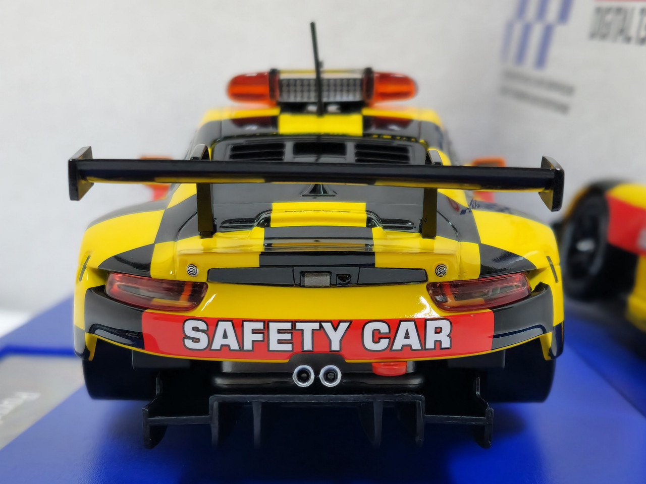 31089 Carrera Digital 132 Porsche 911 RSR Safety Car Limited