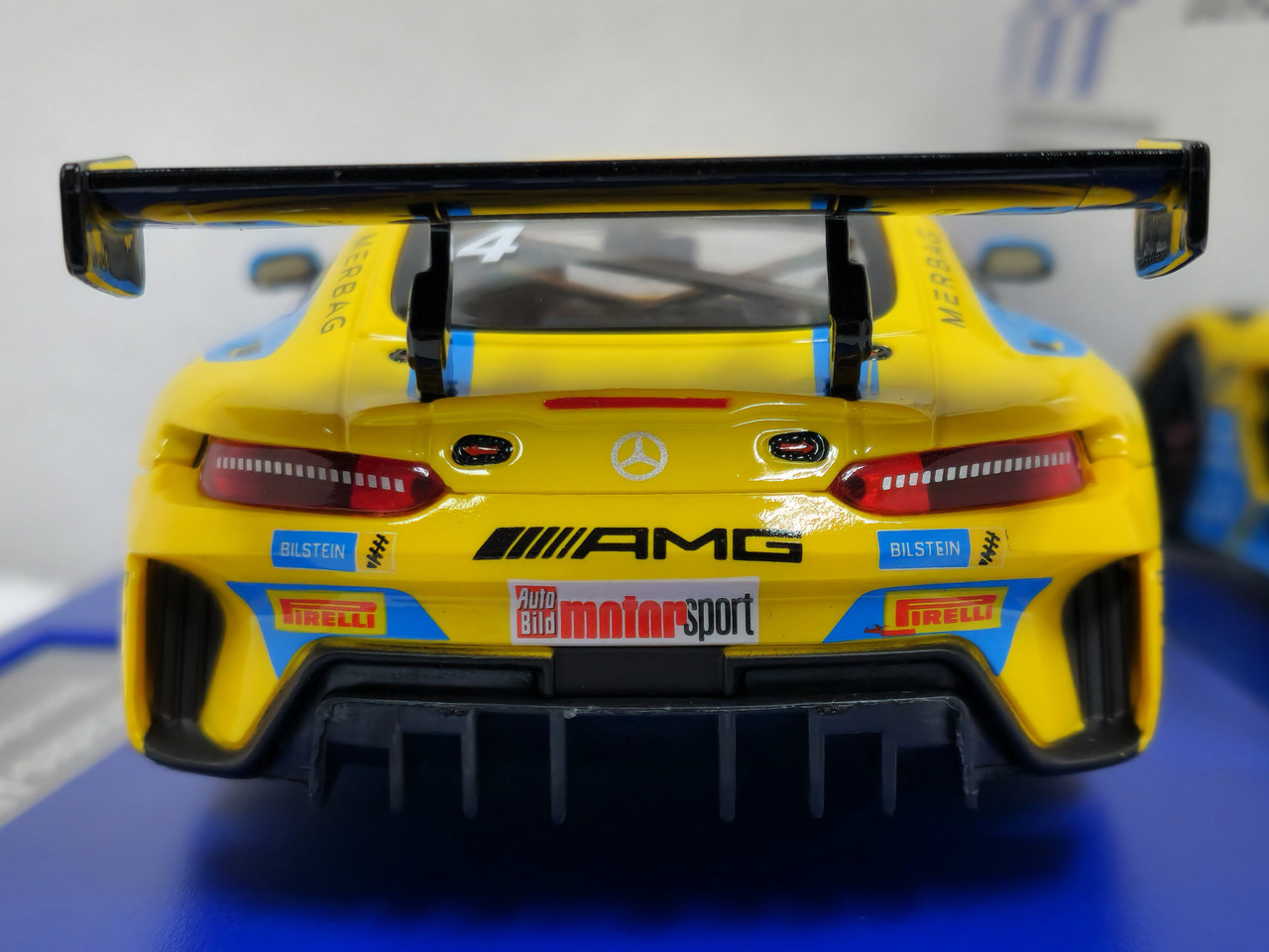 32014 Carrera Digital 132 Mercedes AMG-GT3 Mercedes-AMG Team HRT