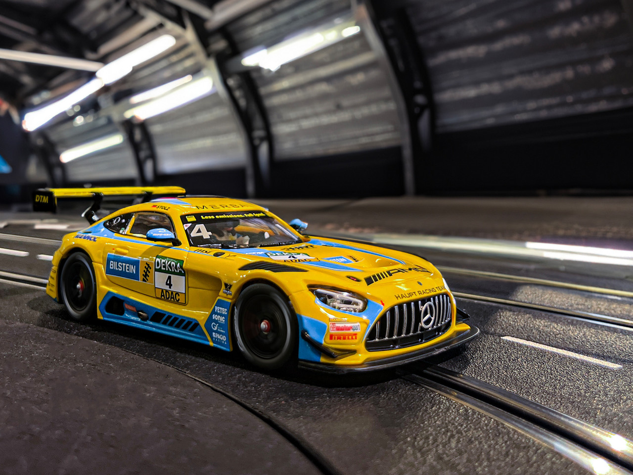 32014 Carrera Digital 132 Mercedes AMG-GT3 Mercedes-AMG Team HRT