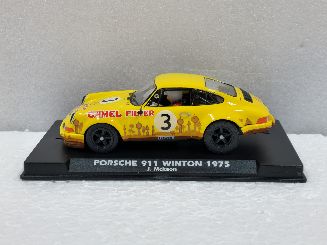 A2086 Fly Porsche 911 Winton 1975 Camel J. McKeon, #3 1:32 Slot
