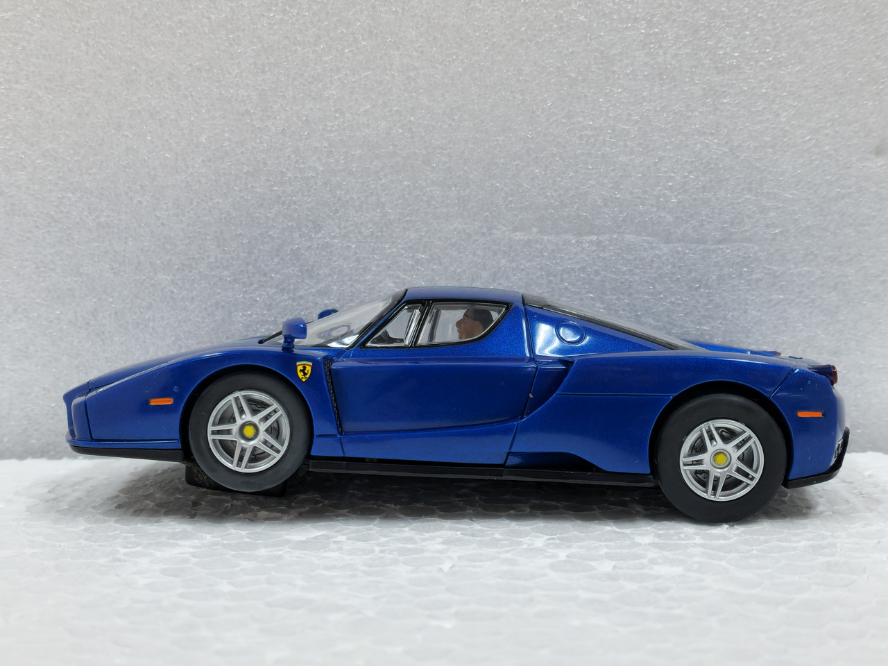 25773 Carrera Evolution Enzo Ferrari Blue 1:32 Slot Car - Great