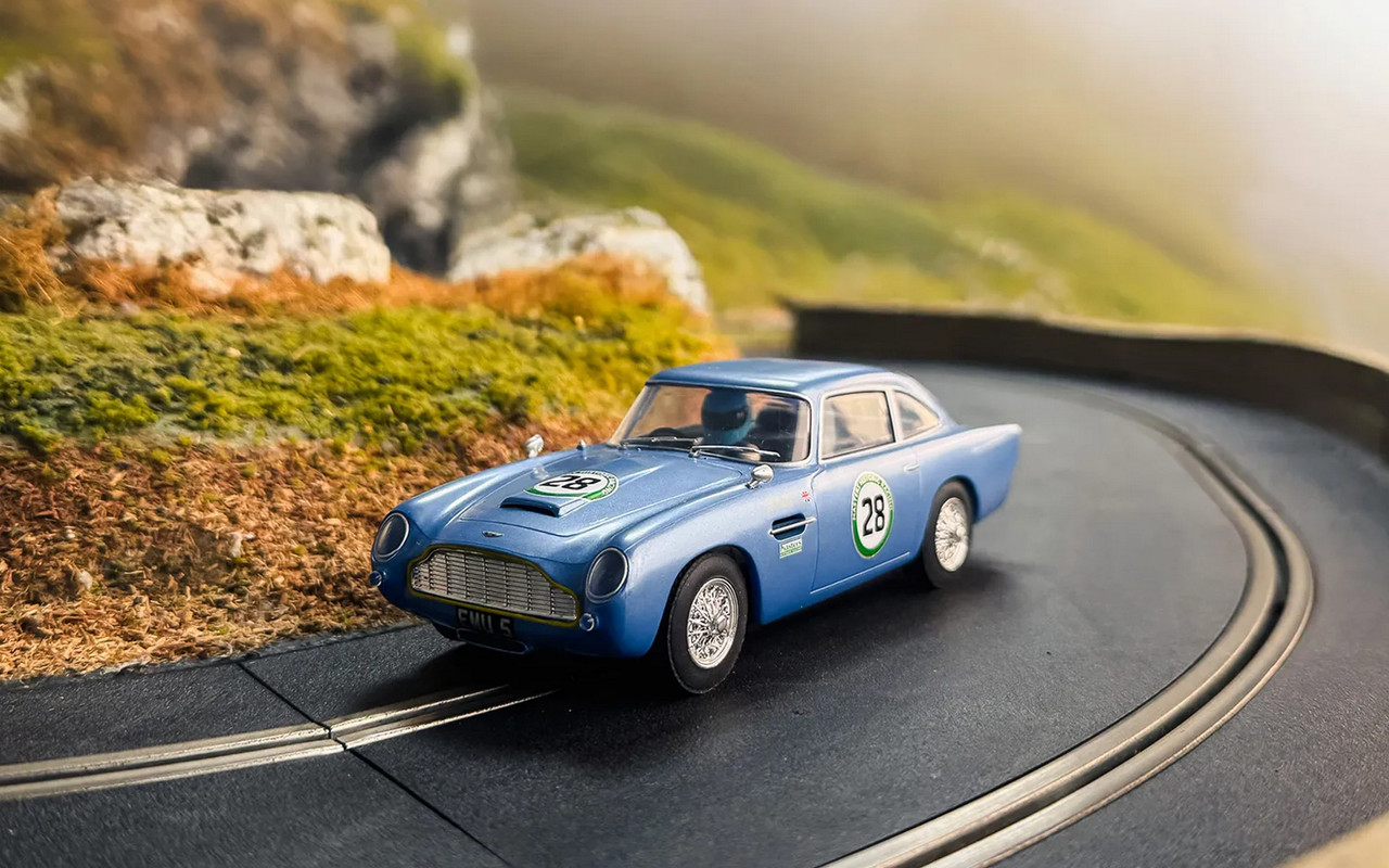Scalextric ☆ Scalextric 1/32 Aston Martin DB5 /007 James Bond “NO