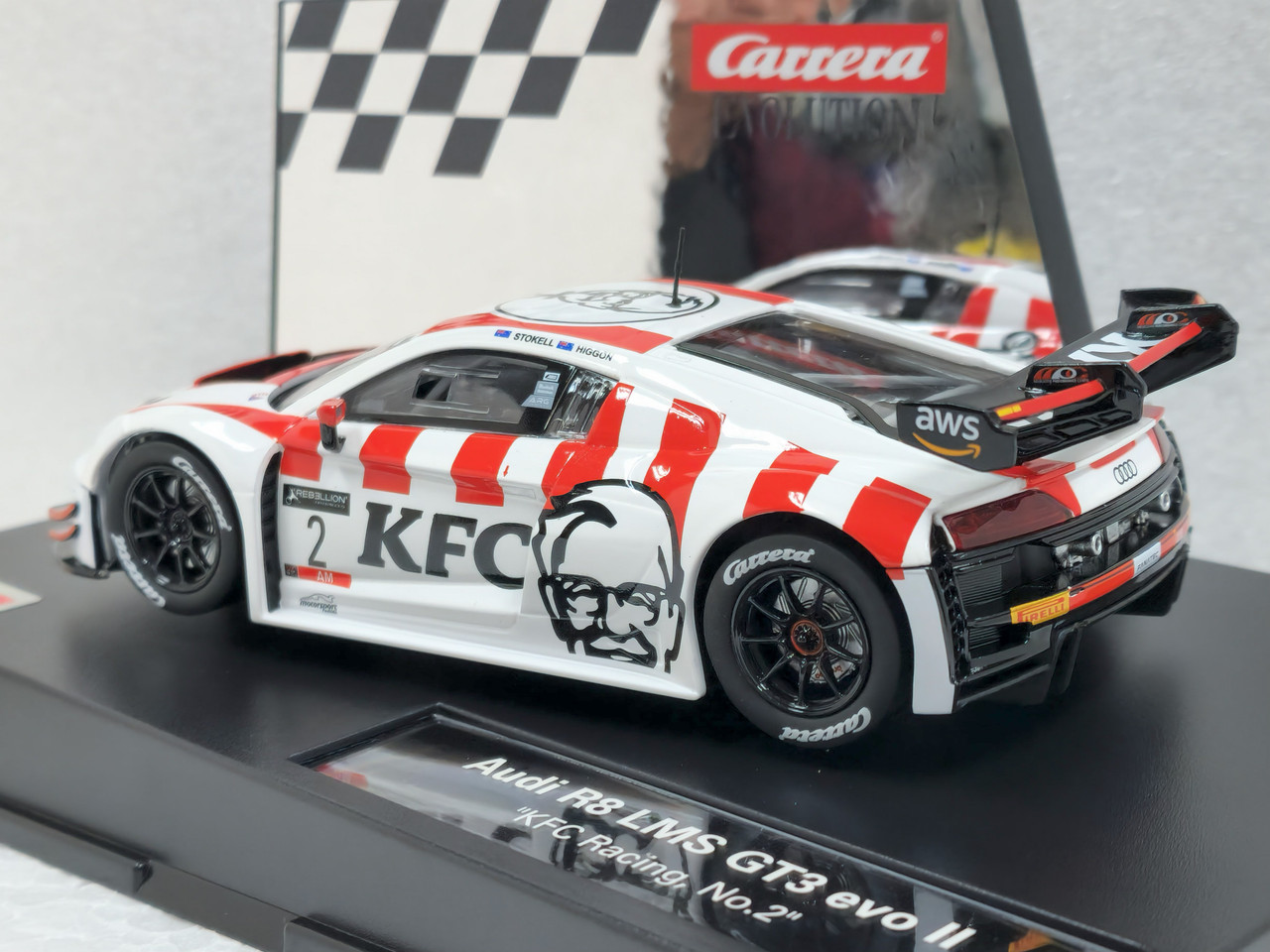 27827 Carrera Evolution Audi R8 LMS GT3 evo II KFC Racing, #2 1:32