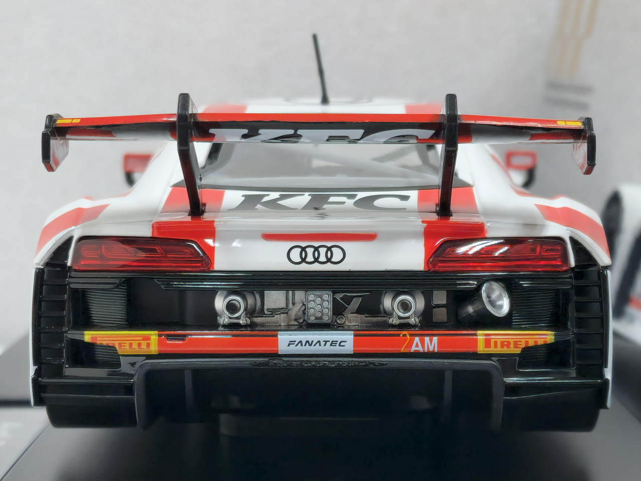 23991 Carrera Digital 124 Audi R8 LMS GT3 evo II KFC Racing, #2 1