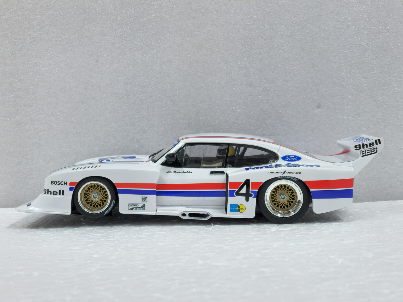 23996 Carrera Digital 124 Ford Capri Zakspeed Turbo Lili