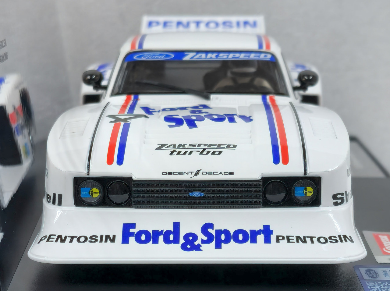 23996 Carrera Digital 124 Ford Capri Zakspeed Turbo Lili