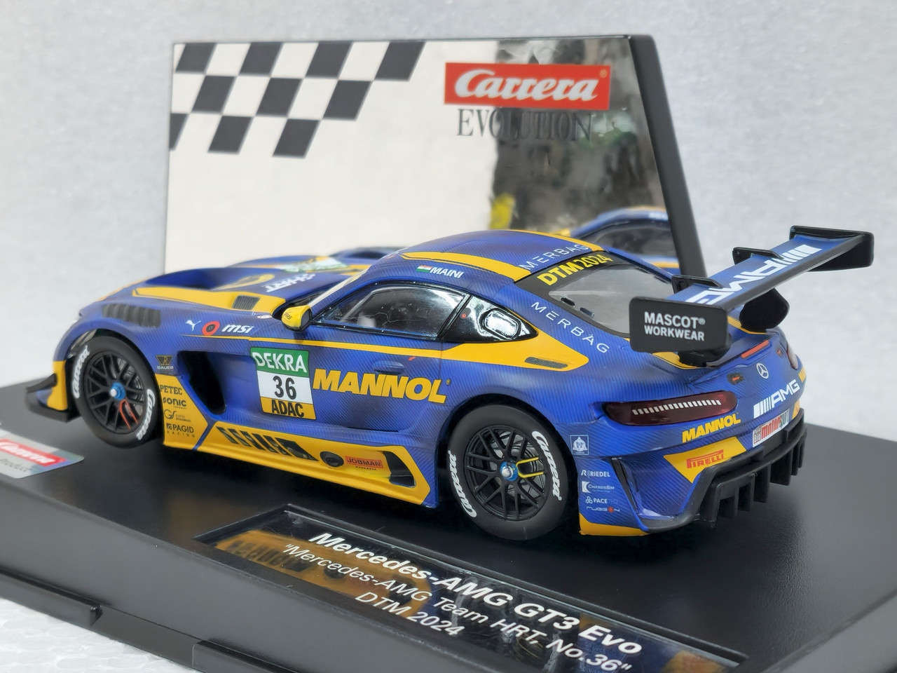 27816 Carrera Evolution Mercedes-AMG GT3 Evo Mercedes-AMG Team HRT