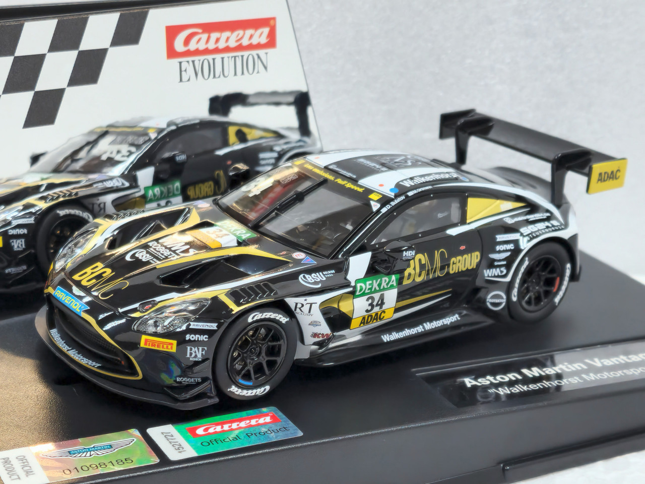27805 Carrera Evolution Aston Martin Vantage AMR GT3 Evo