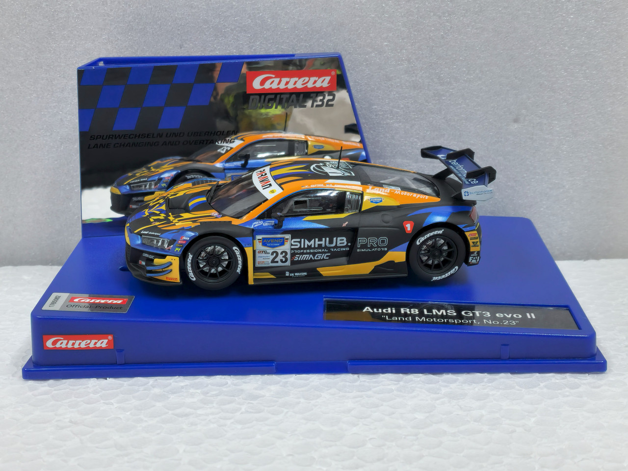 32072 Carrera Digital 132 Audi R8 LMS GT3 evo II Land Motorsport