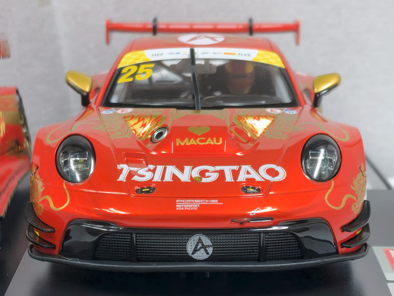 23998 Carrera Digital 124 Porsche 911 GT3 R Absolute Racing Macao