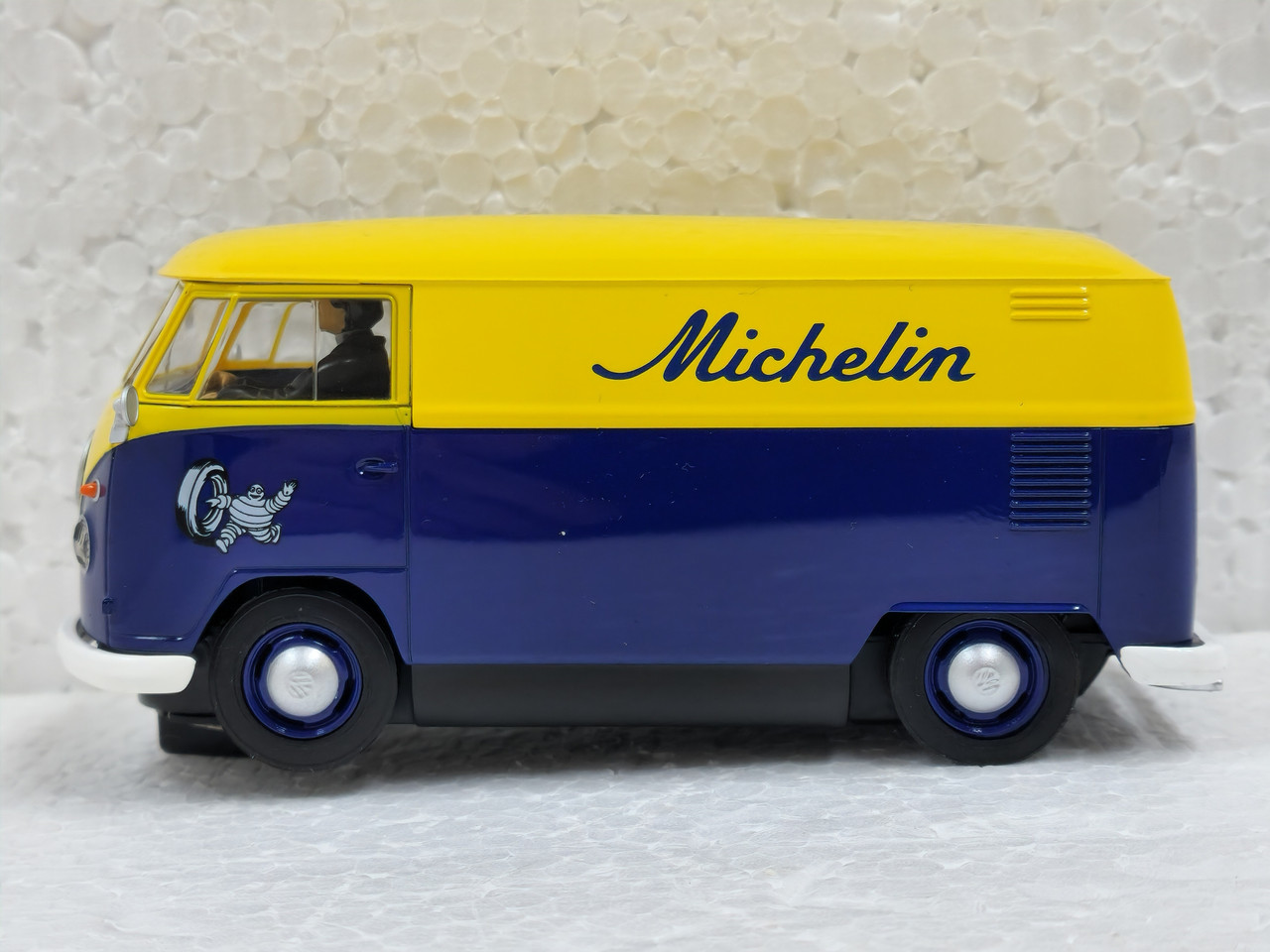 Volkswagen T1b Panel Van – Michelin, Modèle Slot, Haute Précision, Magnatraction, Avec Feux Arrière, échelle 1/32