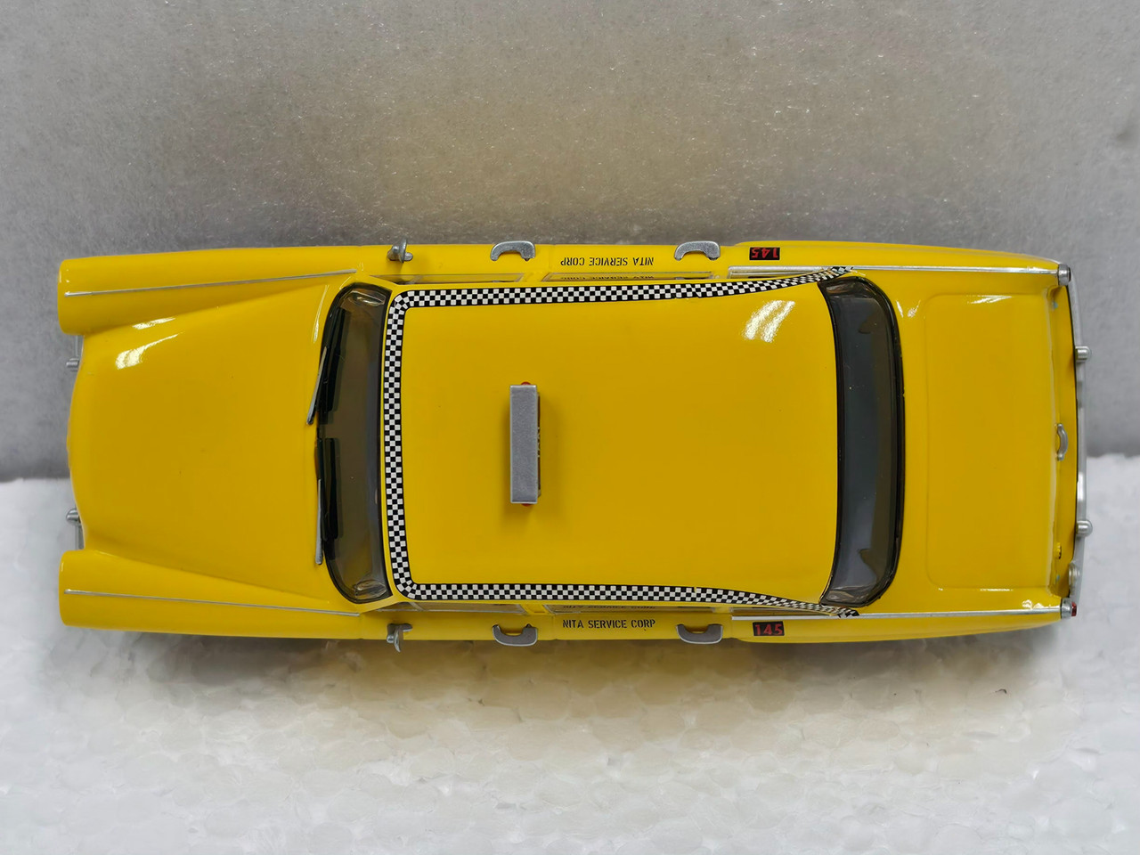 C4606 Scalextric James Bond Checker Taxi - Live And Let Die 1:32