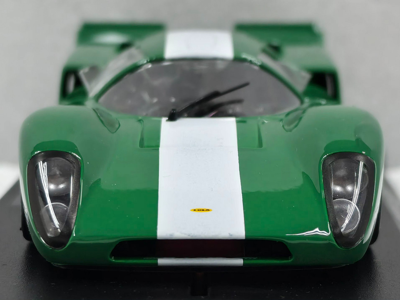 R2007R3 Fly Lola T70 MkIII EVO3 Green with Scaleauto Parts 1:32