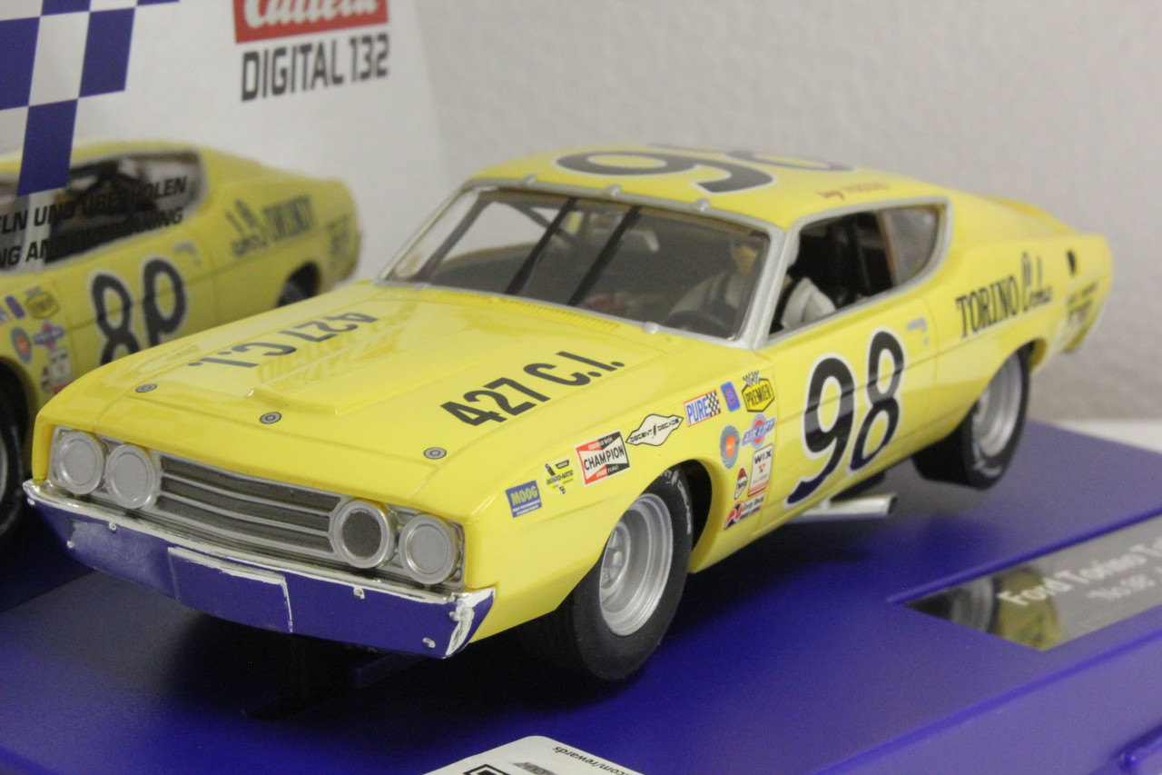 30755 Carrera Digital 132 Ford Torino Talladega #98, Benny Parsons