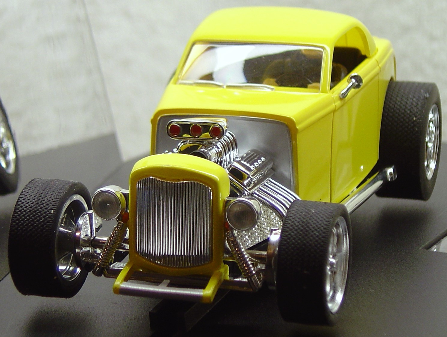 27200 Carrera Evolution '32 Hot Rod High Performance with lights 132 Slot Car Great Traditions
