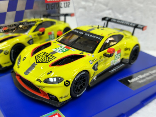 30930 Carrera Digital 132 Aston Martin Vantage GTE, #95 1:32 Slot Car