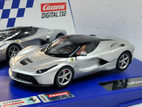 30842 Carrera Digital 132 Ferrari SF70H S. Vettel, #5 1:32 Slot