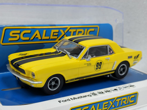 C4339 Scalextric Ford Mustang Alan Mann Racing, #6 1:32 Slot Car