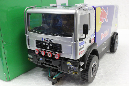 50407 Avant Slot Man Dakar Truck Red Bull Racing Team #647 1:32 Slot Car