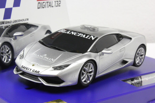 30746 Carrera Digital 132 Lamborghini Huracan Safety Car