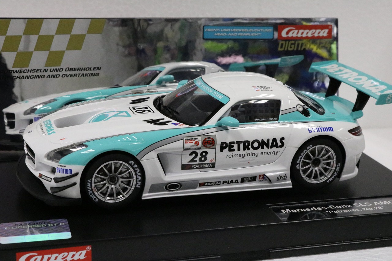 23837 Carrera Digital 124 Mercedes Benz SLS AMG GT3 Petronas, #28