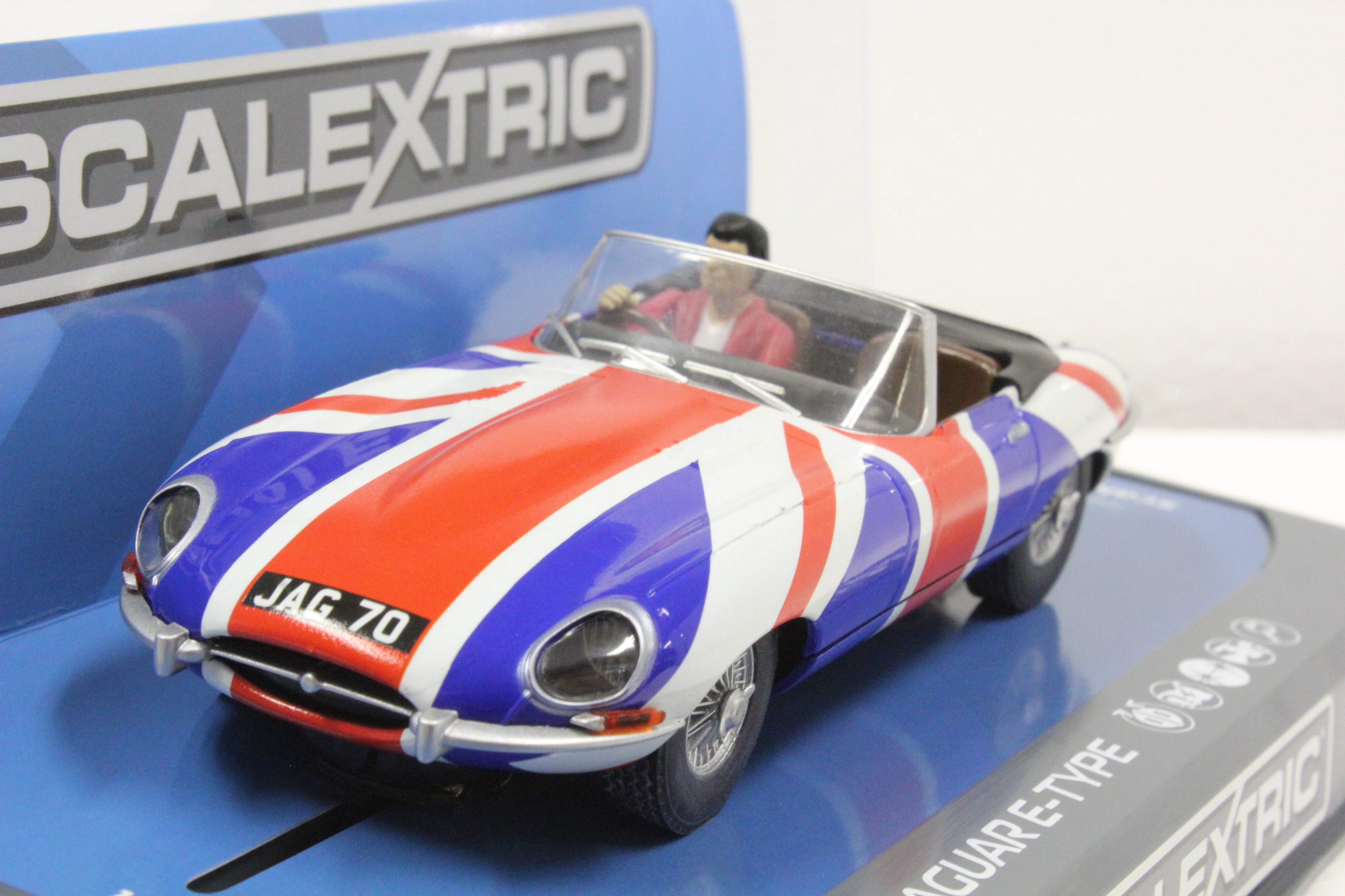 C3878 Scalextric Jaguar E-Type Union Jack 1/32 Slot Car - Great