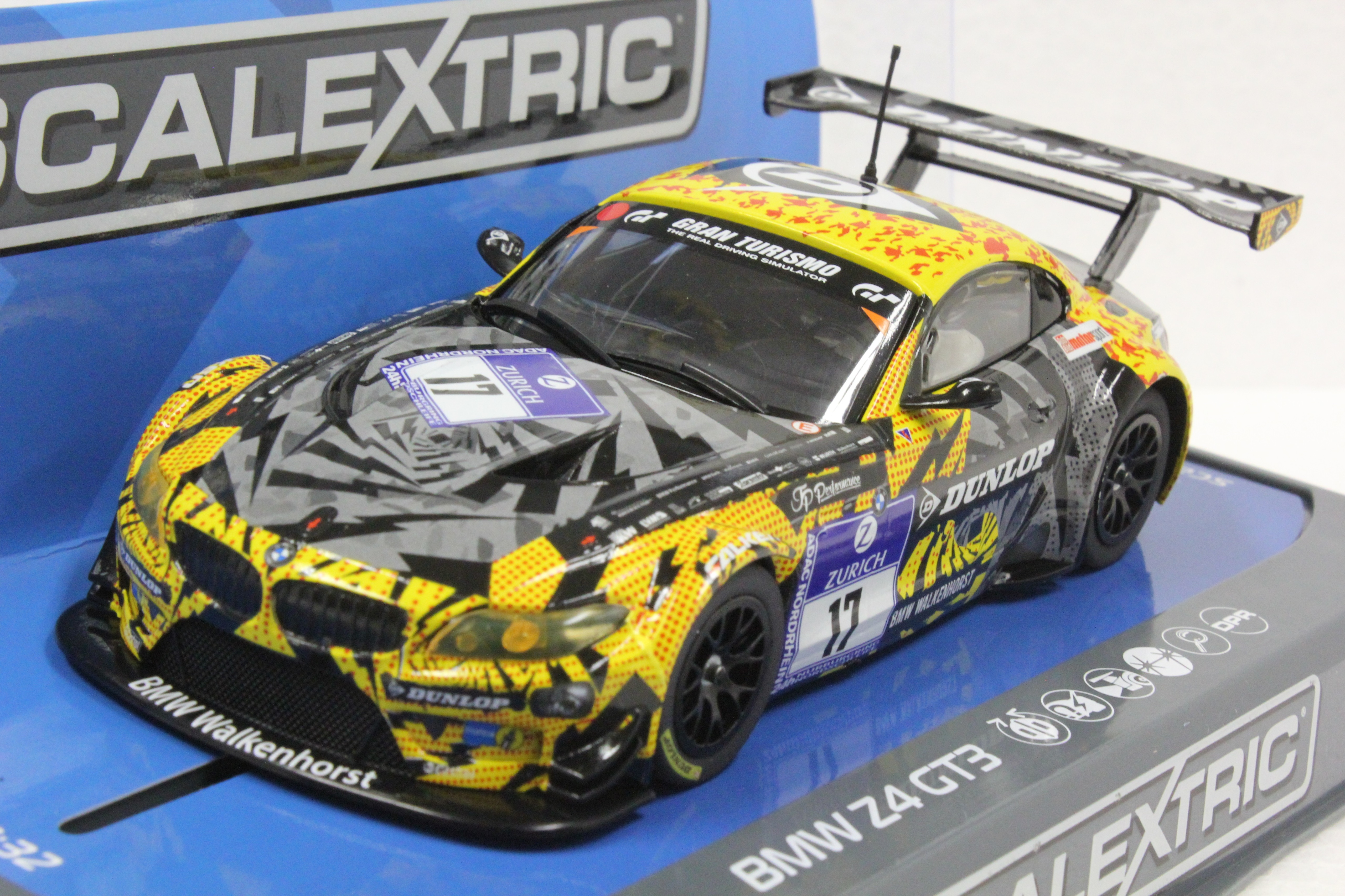 Scalextric bmw hot sale z4 gt3