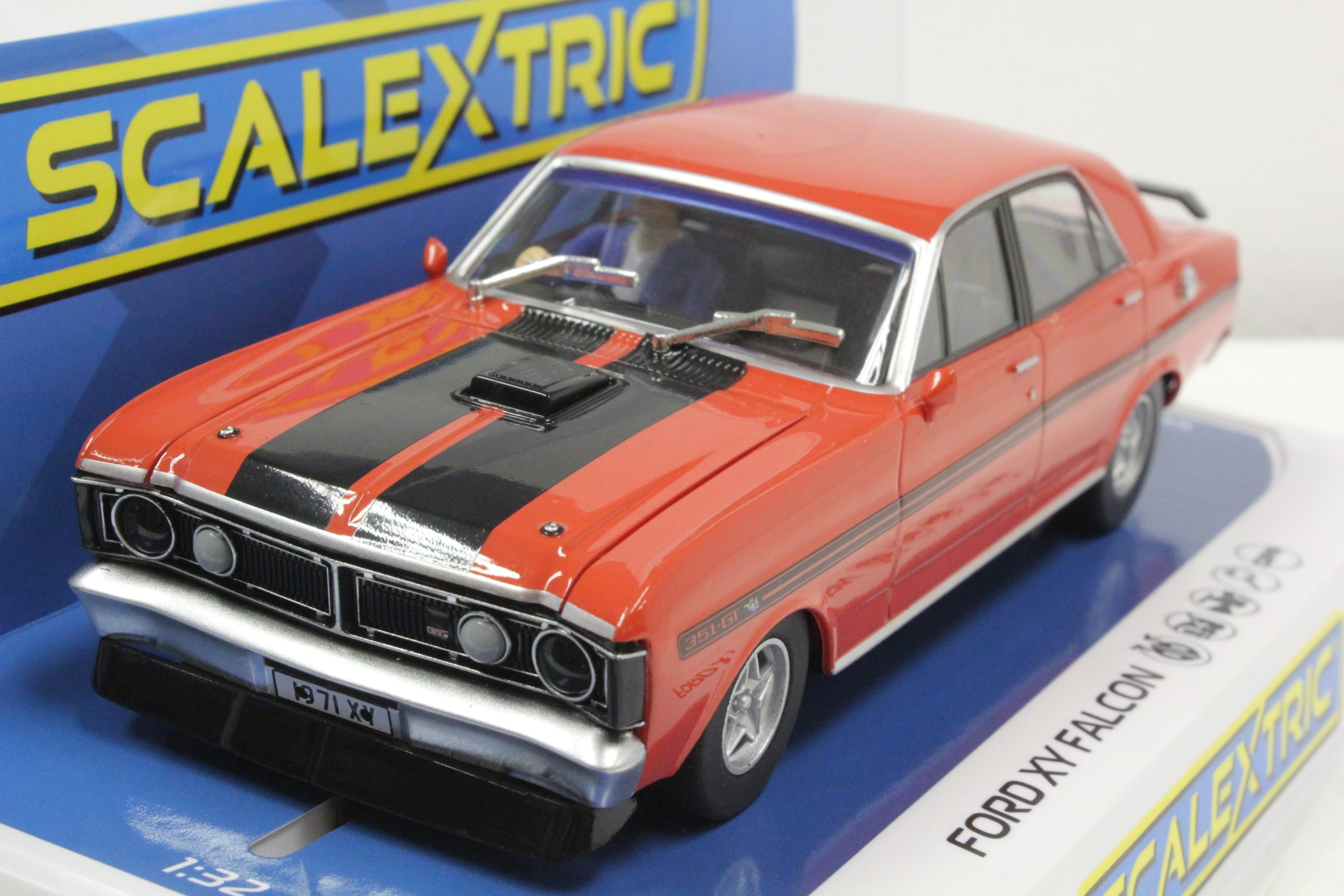 C3937 Scalextric Ford XY Falcon 1970 Candy Apple Red 1:32