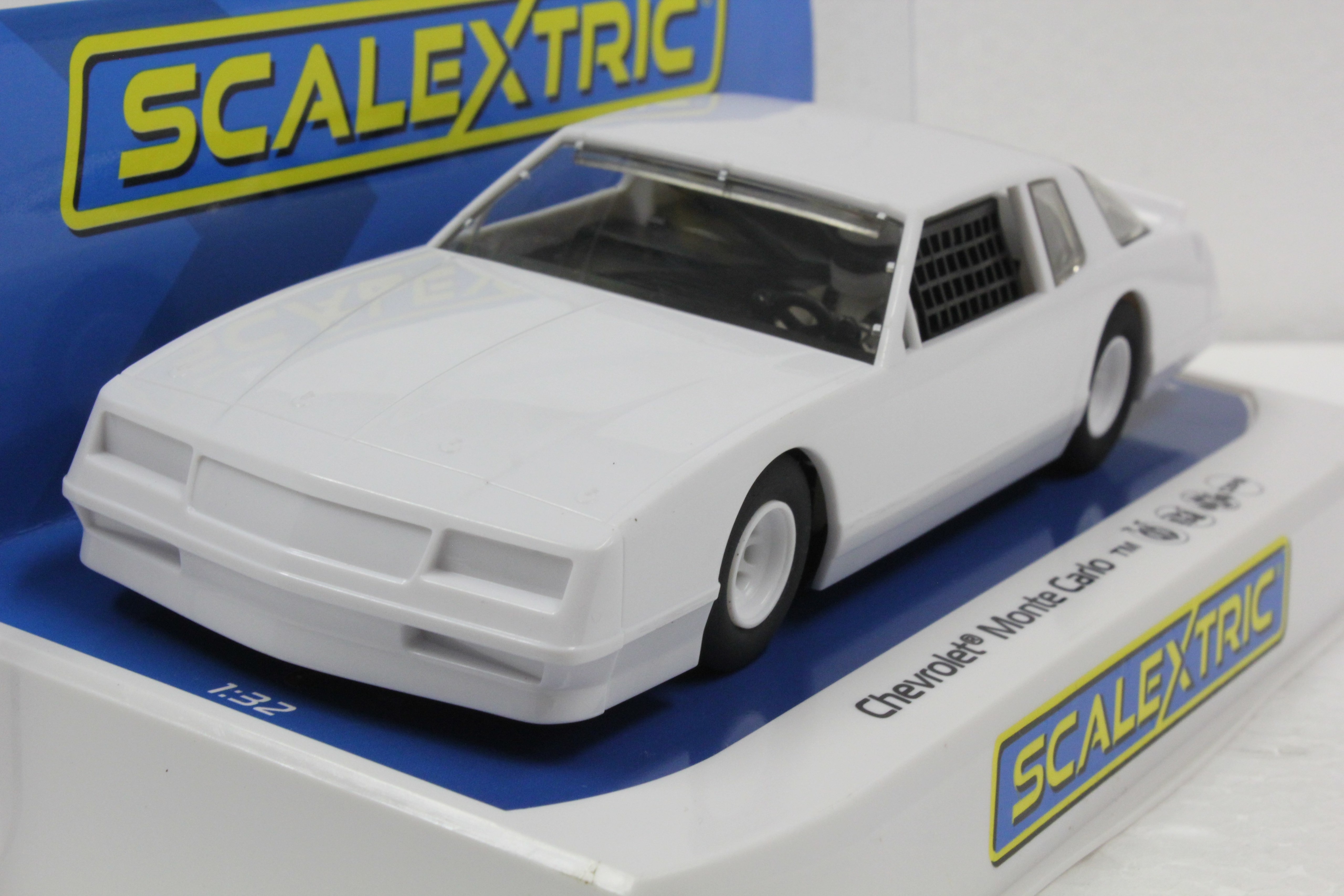 C4072 Scalextric Chevy Monte Carlo 1986 White 1:32 Slot Car DPR