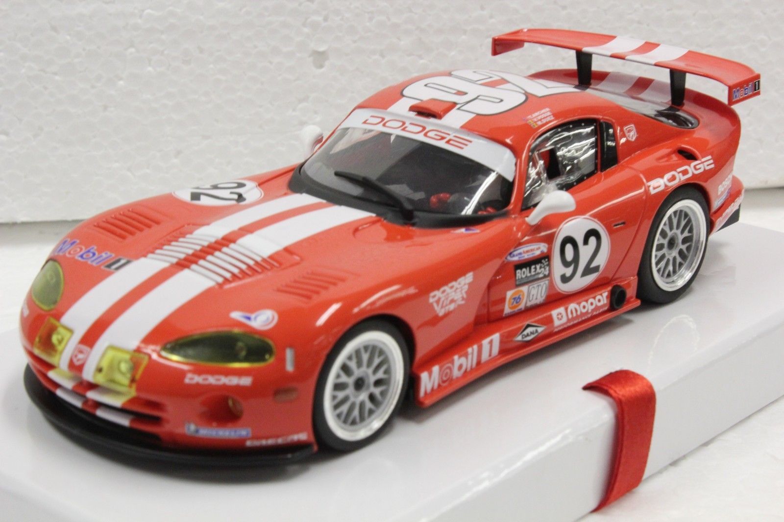 RS0022 RevoSlot Dodge Viper GTS-R Team Oreca - Mobil 1 #92 1:32