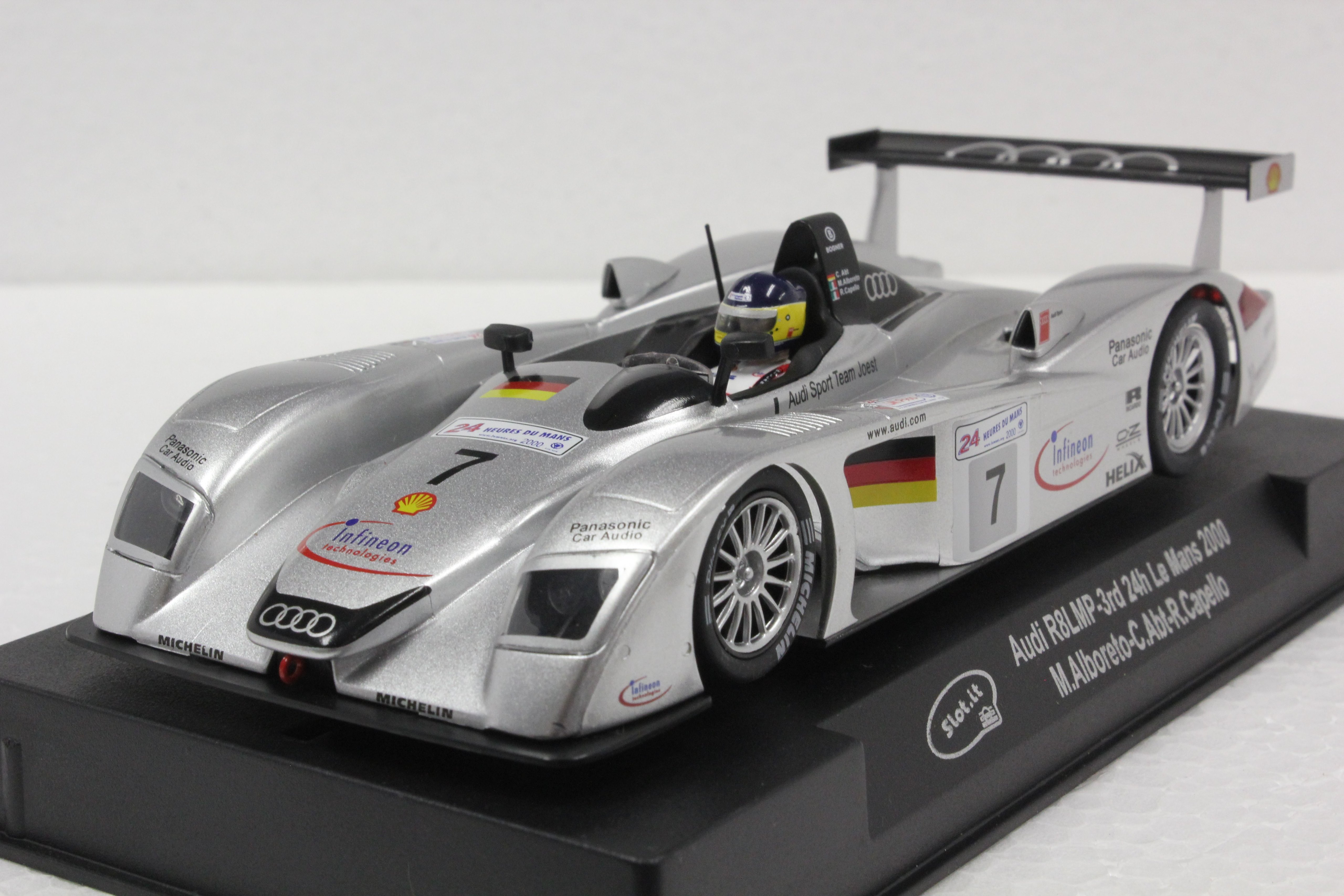 SICA33C Slot.it Audi R8 LMP 24H Le Mans 2000, #7 1:32 Slot Car