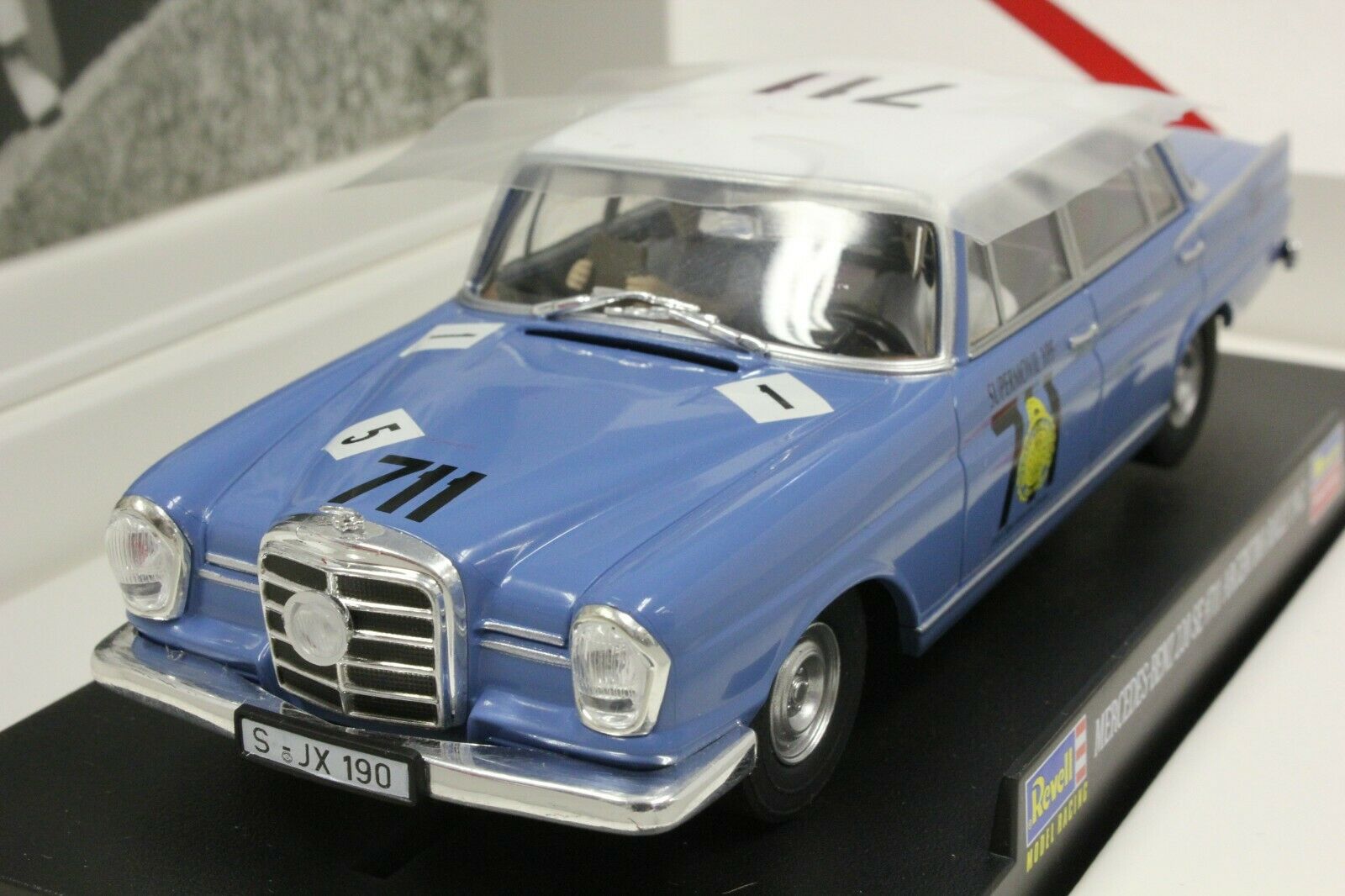 8313 Revell/Monogram Mercedes Benz 220 SE Ltd. Ed. 1:32 Slot Car