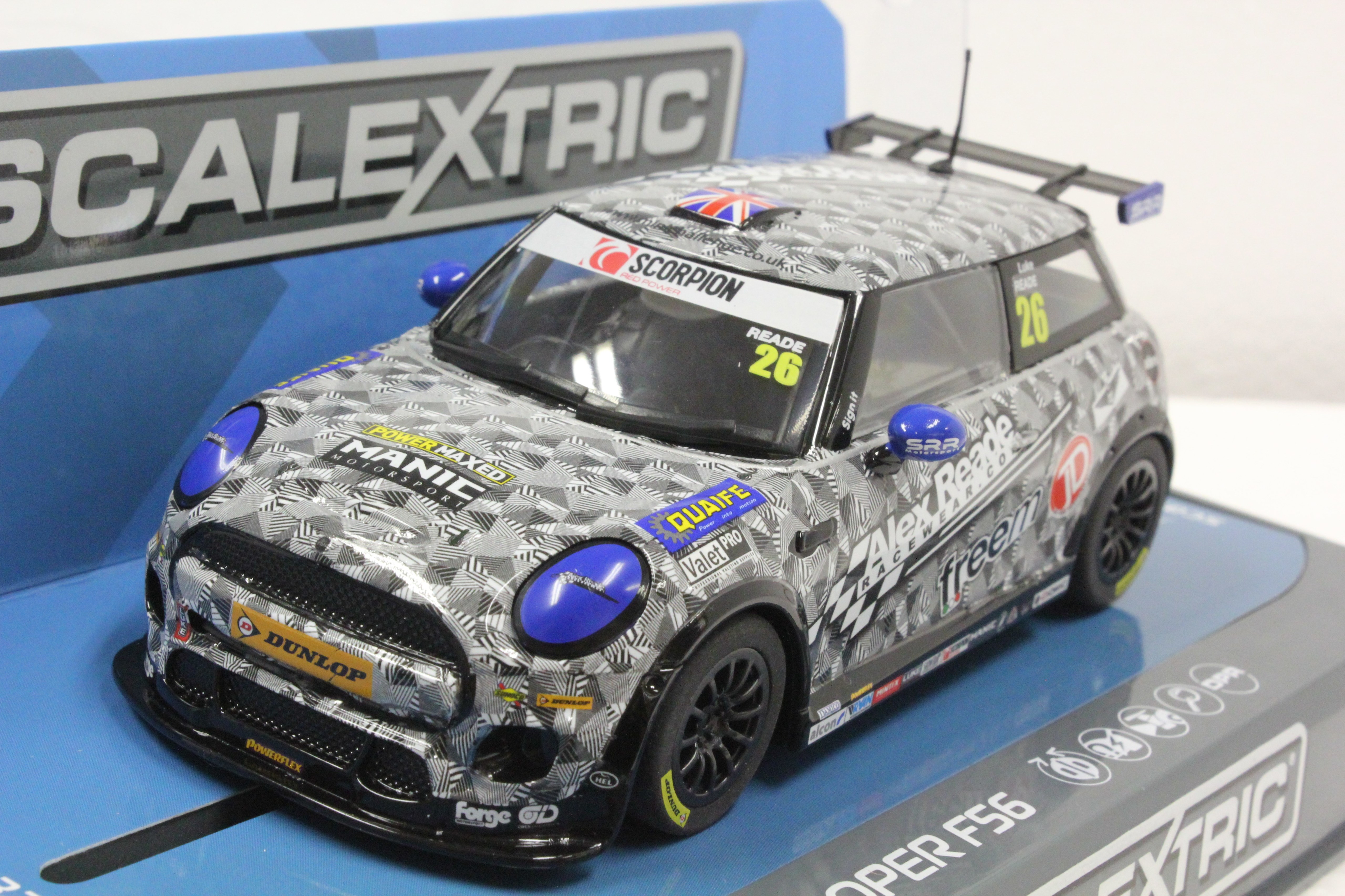 MINI COOPER 1/32 SCALEXTRIC スロットレーシングカー Amazon.com: Scalextric BMW Mini Cooper F56 Luke Reade 1:32 Slot