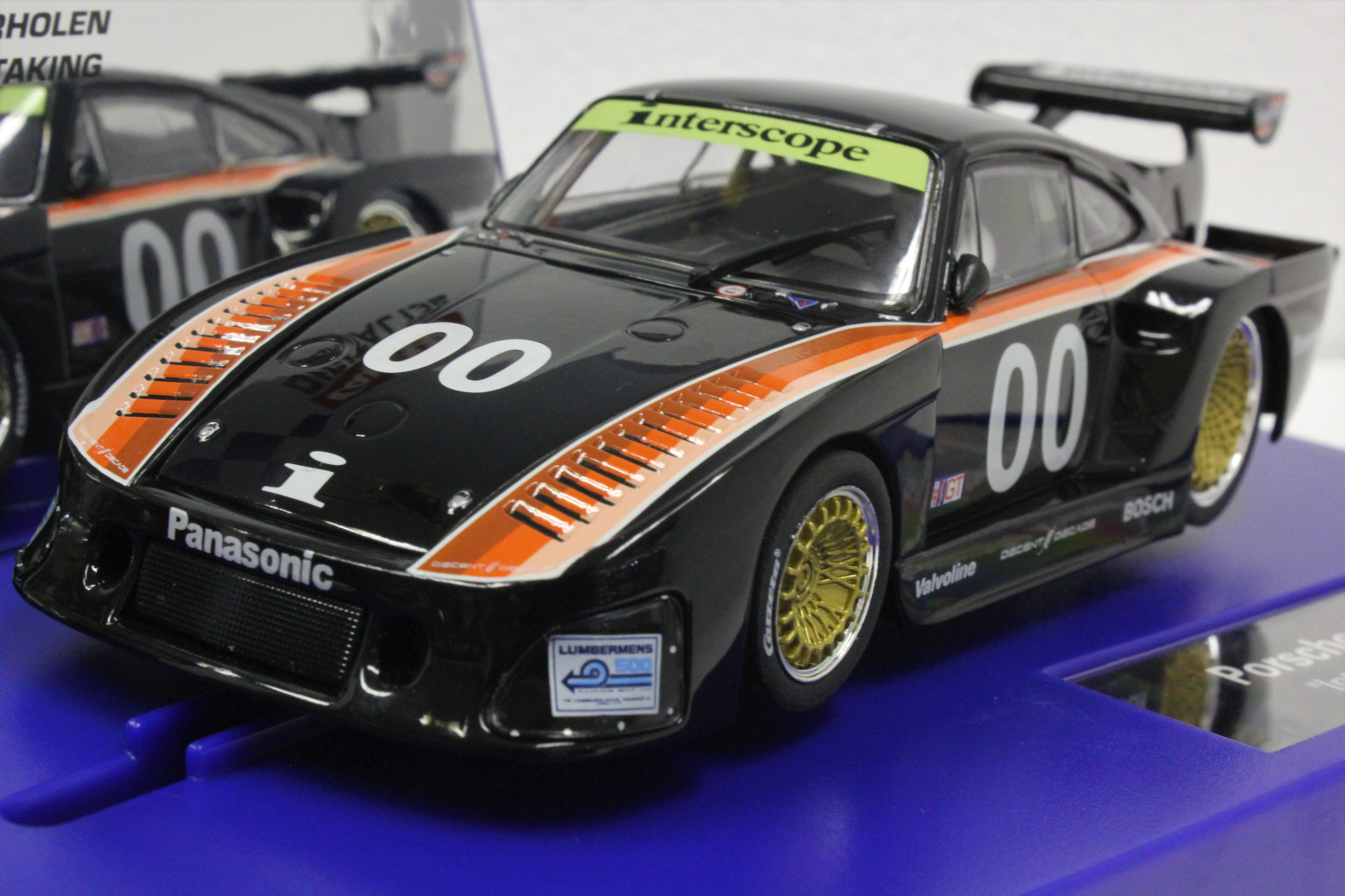 30899 Carrera Digital 132 Porsche Kremer 935 K3 Interscope, #00 1