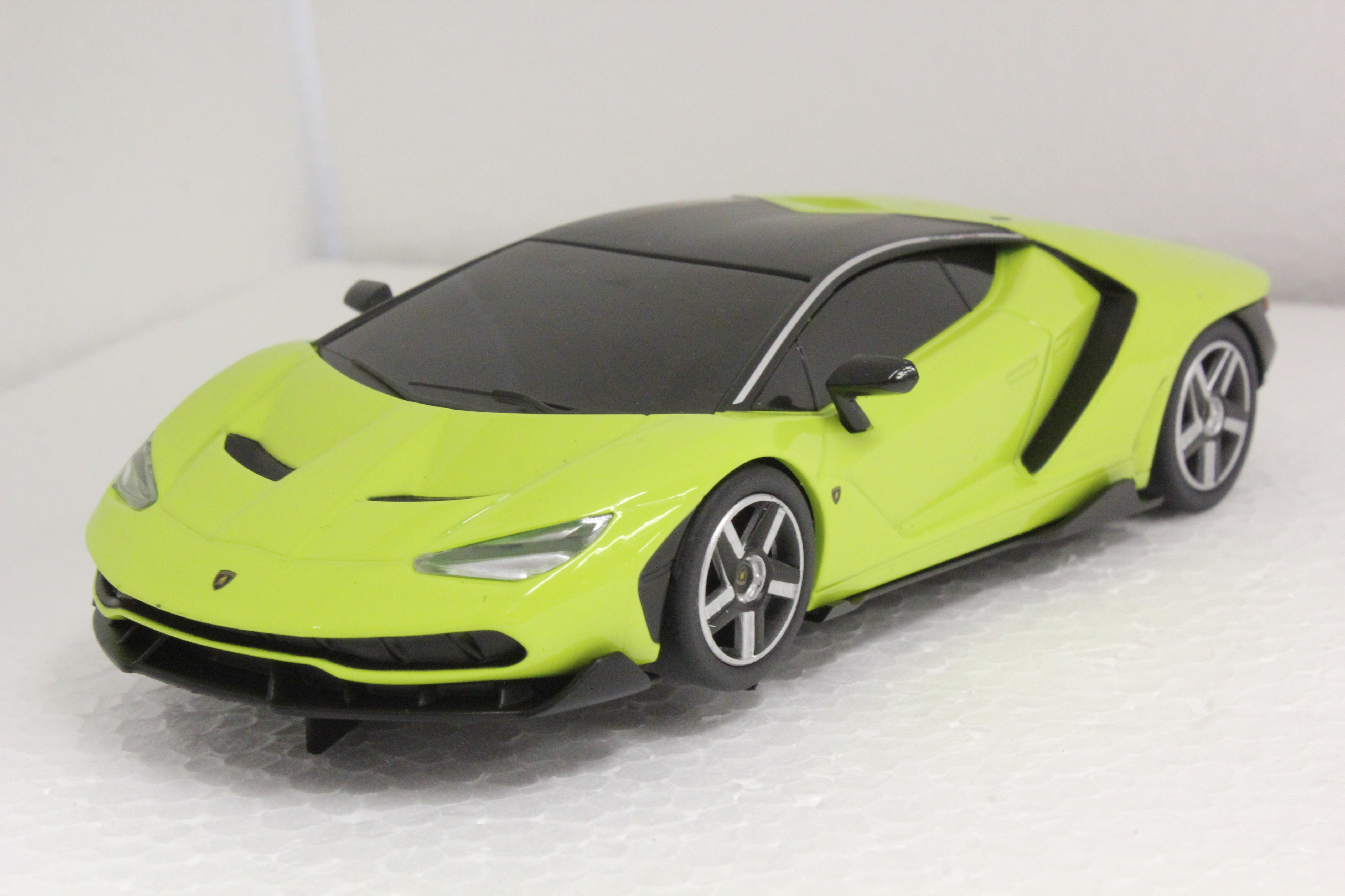 SEC3957 Carrera Digital 132/Scalextric Lamborghini Centrantrio