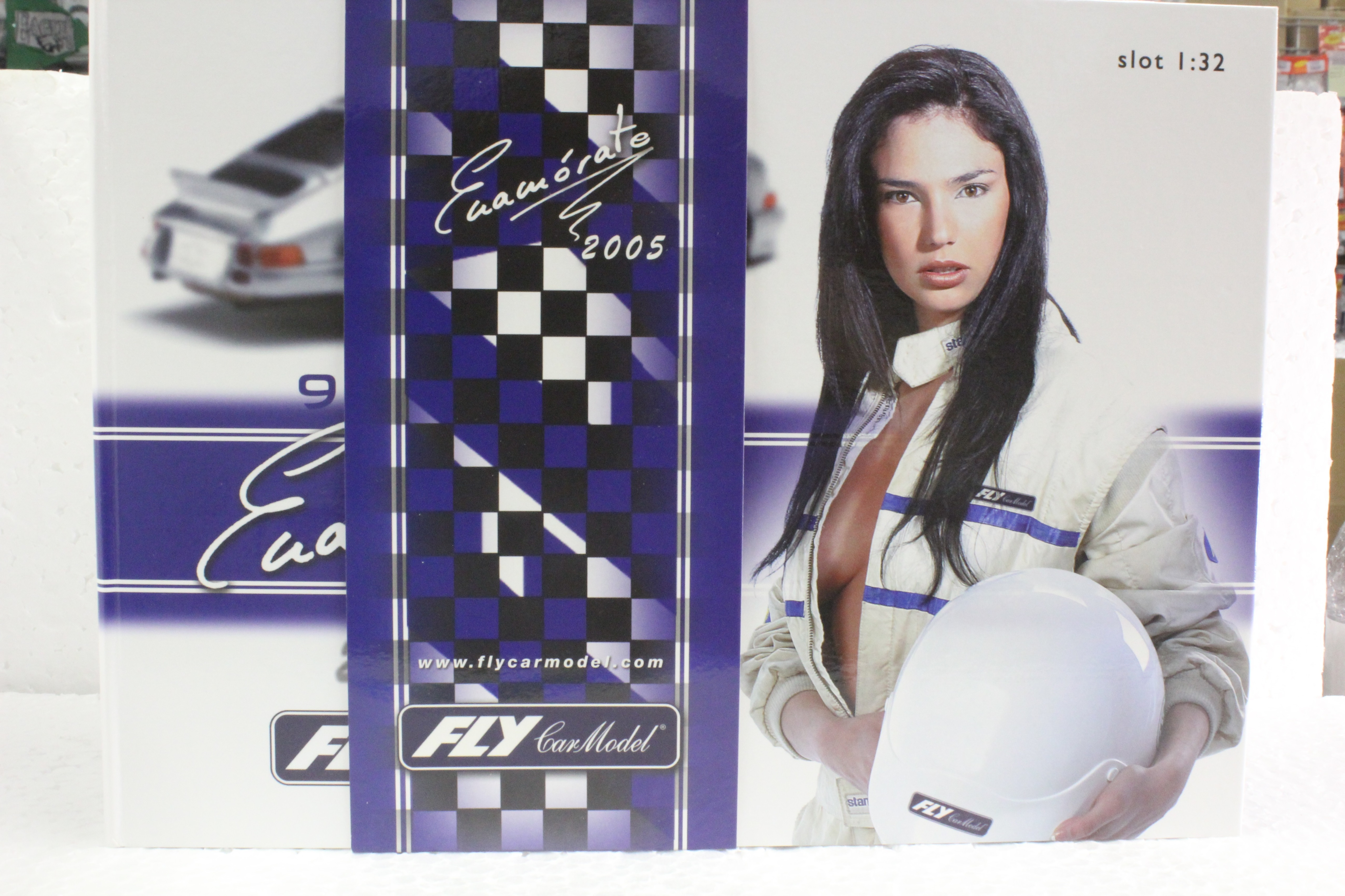 S2005/99063 Porsche 911 RS Catalogue Edition 2005 with CD 1:32